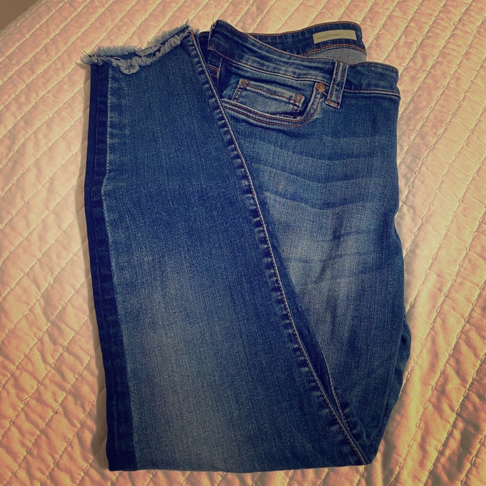 Skinny jeans with stripe